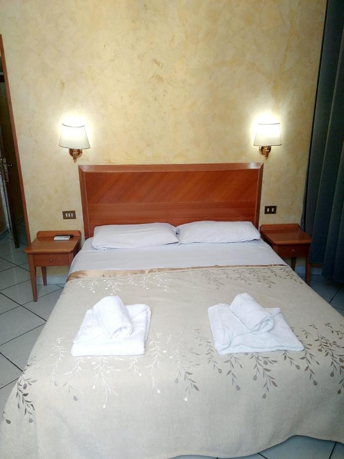 Hotel Ferrari Rome Bagian luar foto