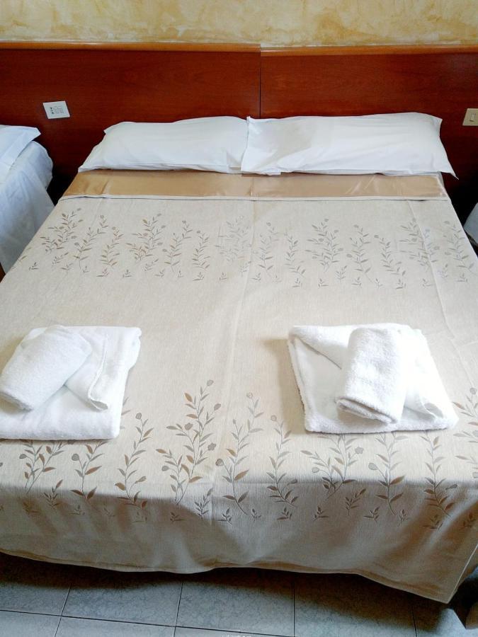 Hotel Ferrari Rome Bagian luar foto