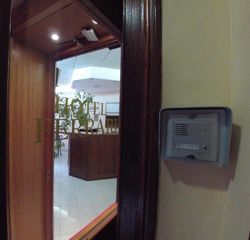 Hotel Ferrari Rome Bagian luar foto